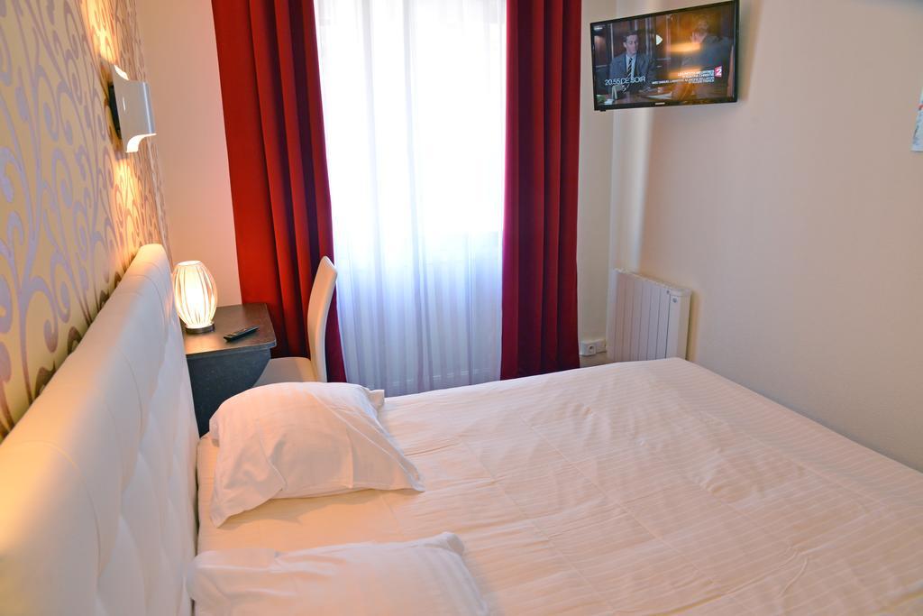 Hotel Le Square Aurillac Buitenkant foto